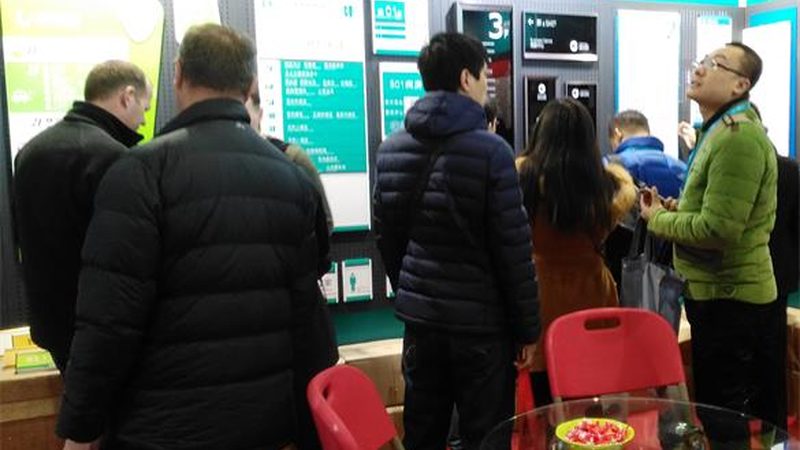 灯箱与喷绘：两种展览展示方式的深度解析